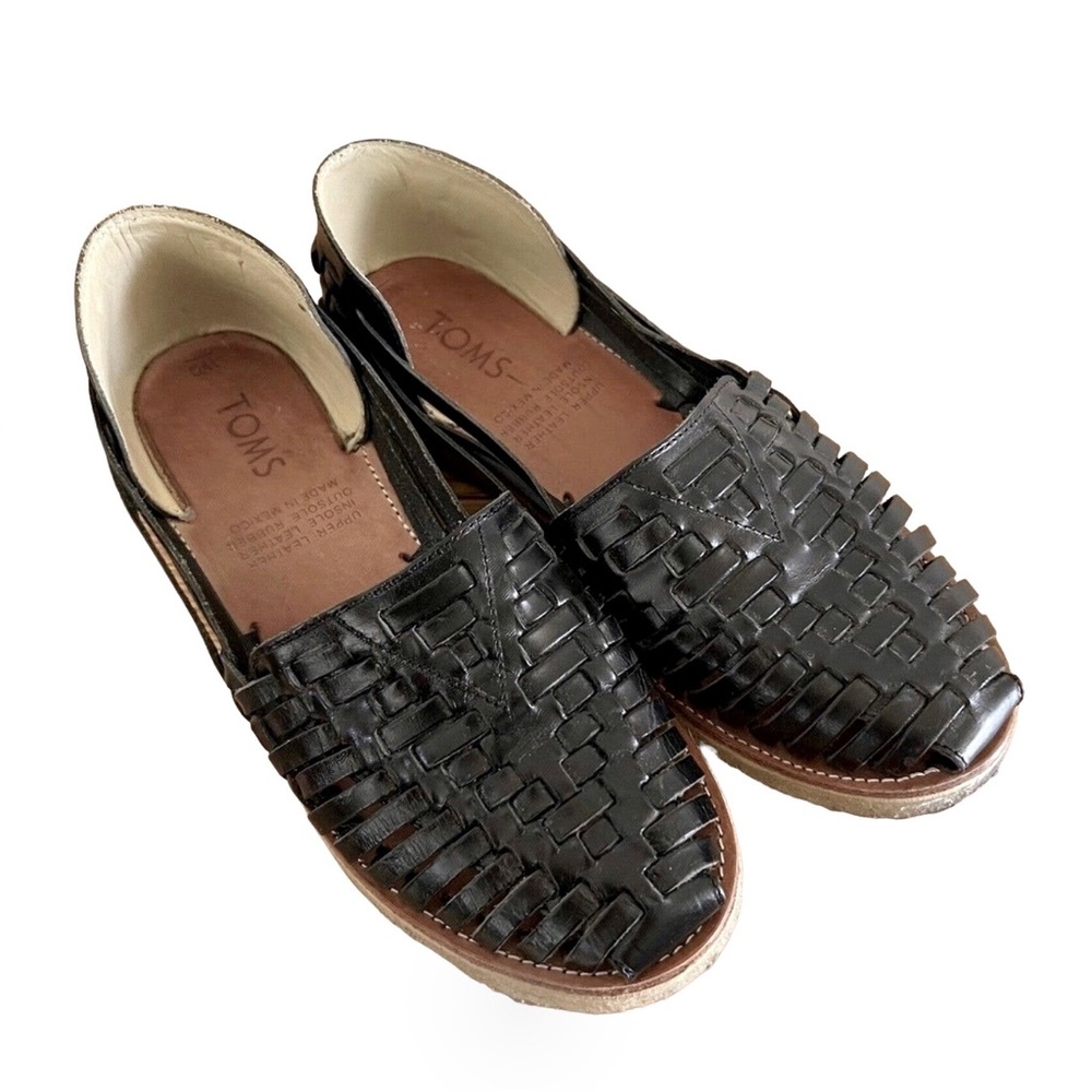 Toms Huarache Slip On Flat Sandals Black Leather Womens Size 8